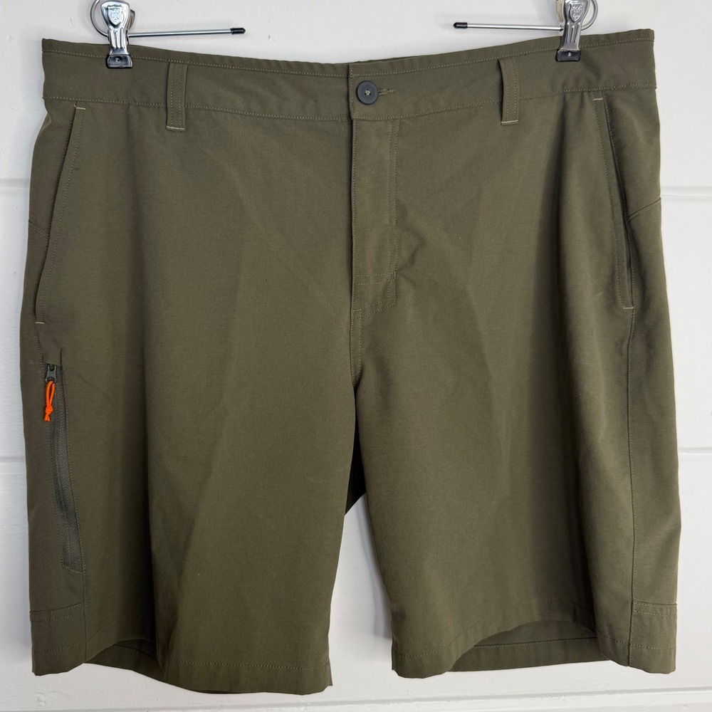 Mountain Hardwear Mens 38 Olive Green Hiking Shorts Technical Utility